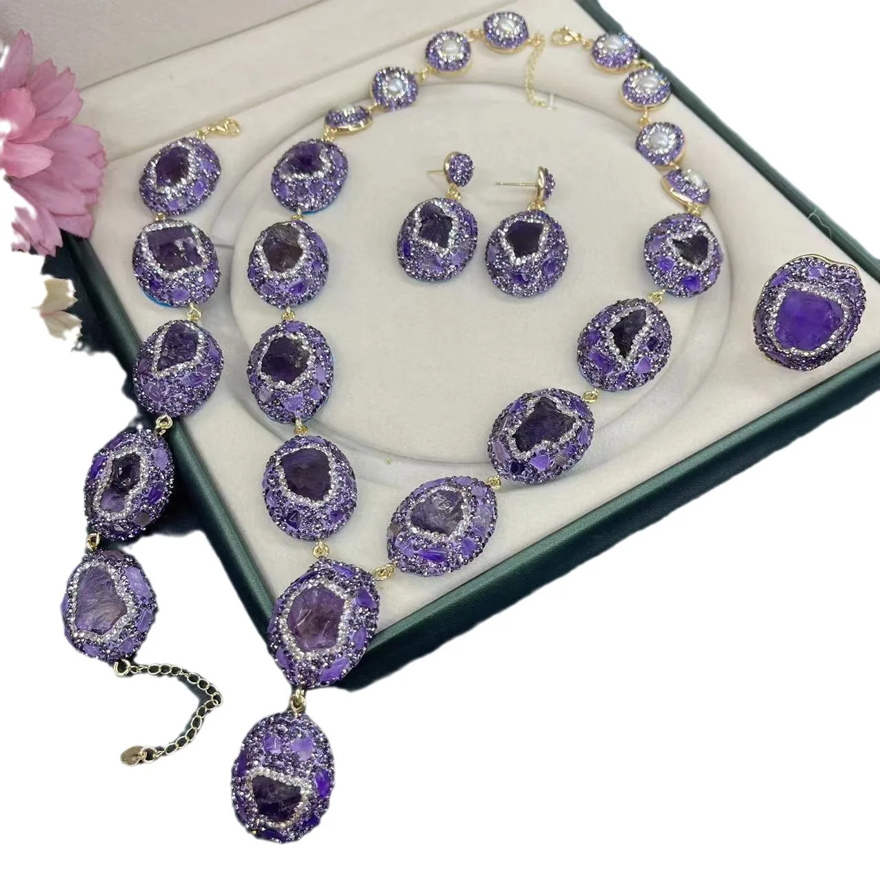 New natural crystal four-piece set, high-end European, American and popular niche fashion set, handmade design jewelry.