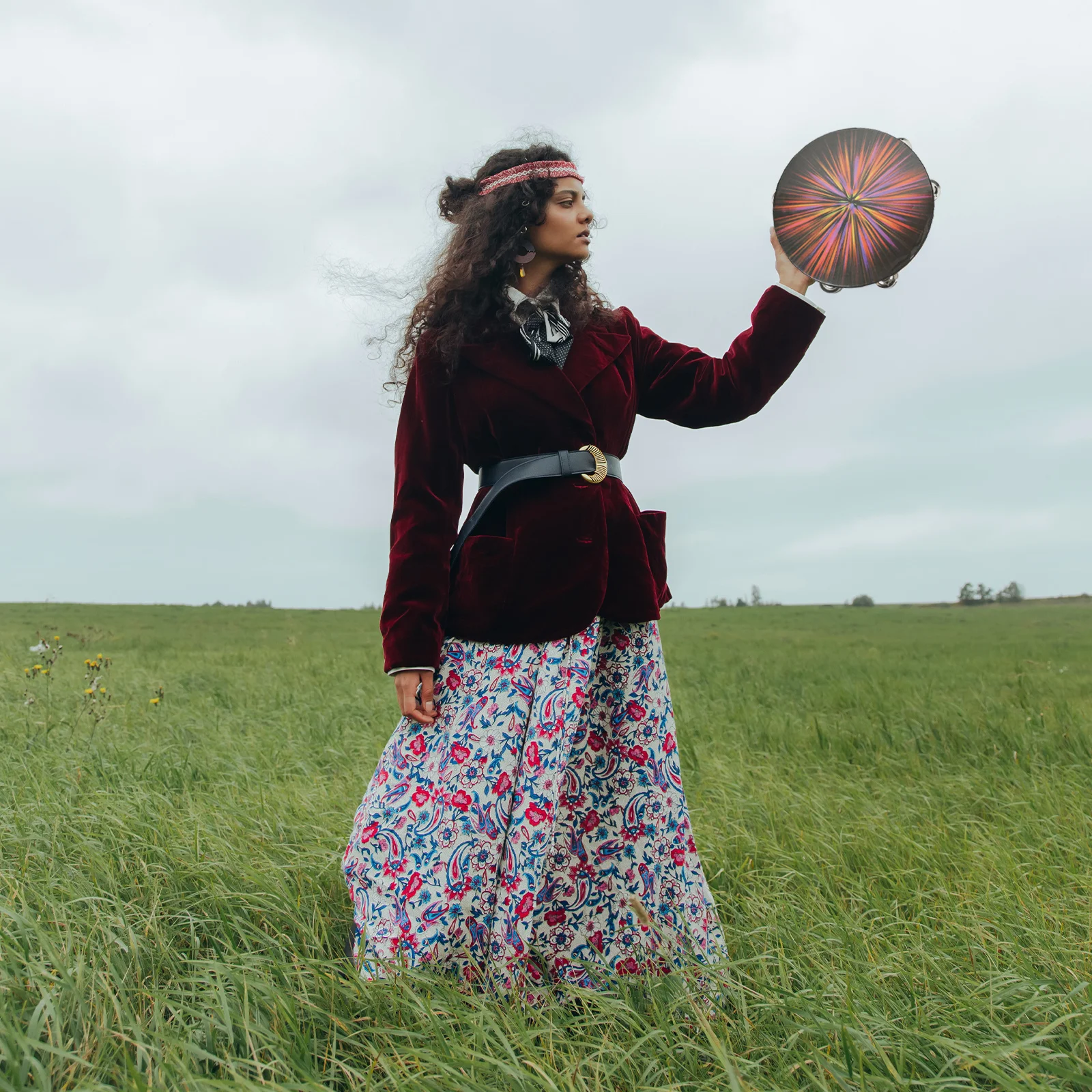 

2pcs Shiny Hand Drum Durable Wooden Double Row Tambourine Bright Sound Musical Instrument Stage Use Music Rhythm Drum