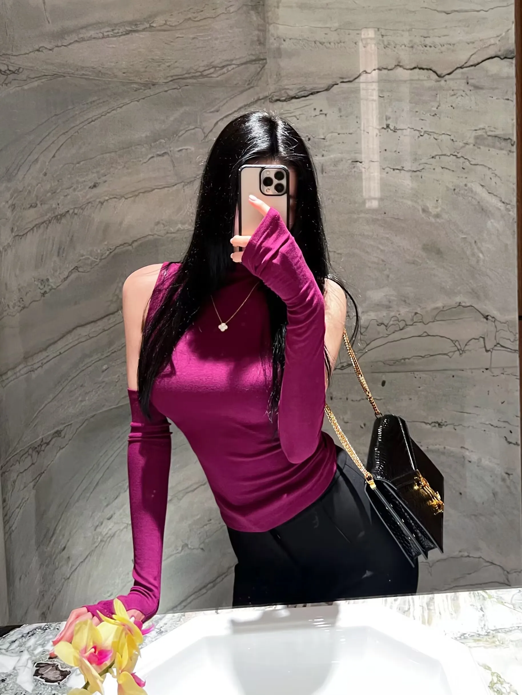 

Женский осенний топ Een Sister Brand: облегающий, с высоким воротником, без рукавов, фиолетовый, от Een Ape