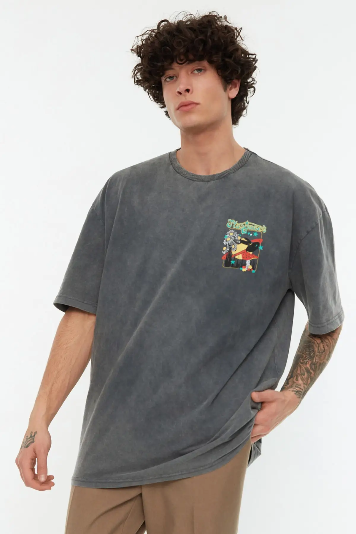 

Men's Relaxed Fit Crew Neck Short Sleeve Acid Wash Printed T-Shirt