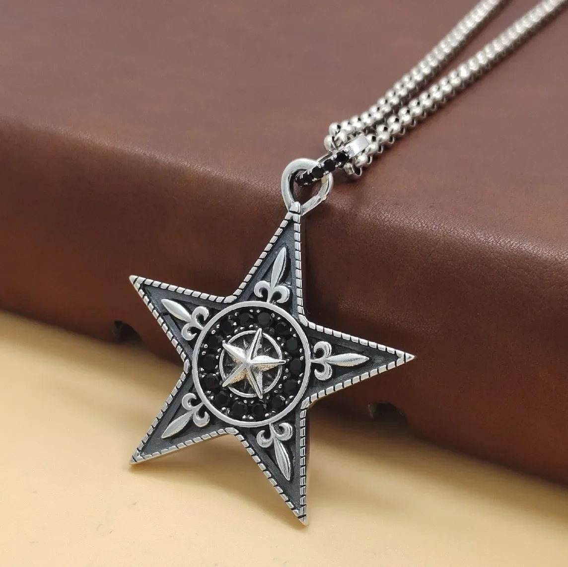 Hip-Hop Five-Pointed Star Pendant Necklace with Diamond Accents in Tibetan Jewelry Accessories