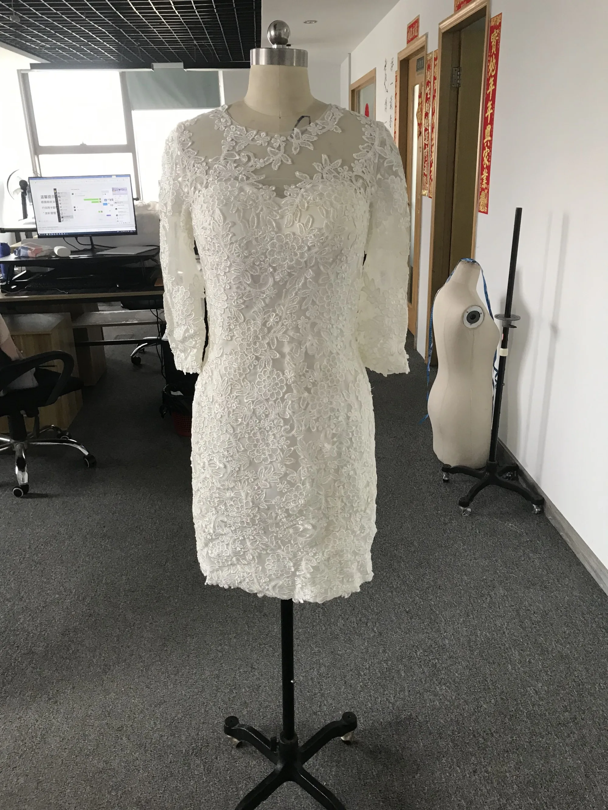 Cloverbridal ستان حفلات الزفاف 2023 Lange Mouwen Korte Kant Schede Bruidsjurk Ready-To-Ship Knielengte Robe de Mariee 8027