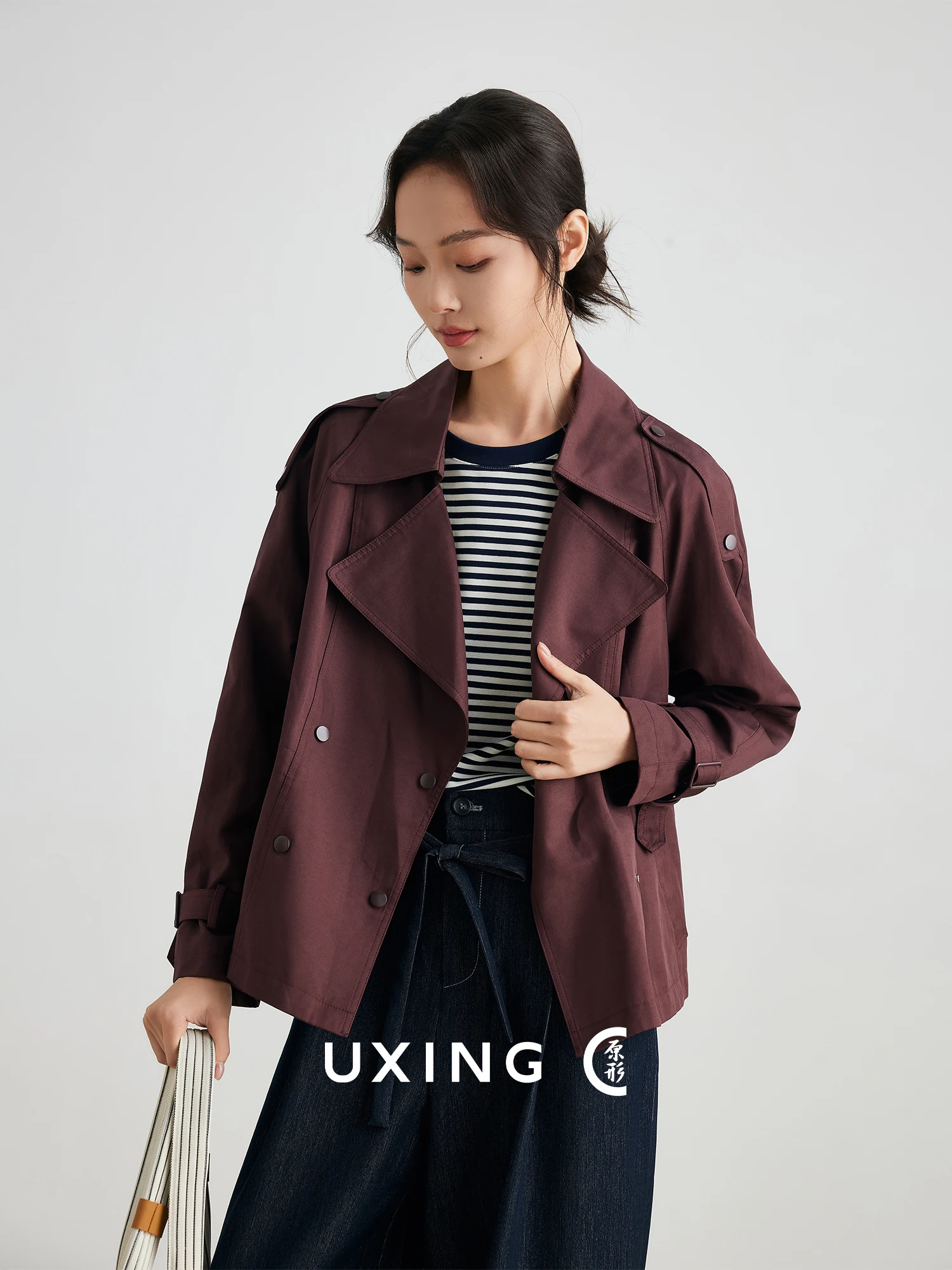 

Модное женское пальто-жакет на весну 2026: повседневное, универсальное, из смесового хлопка и полиэстера, двубортное