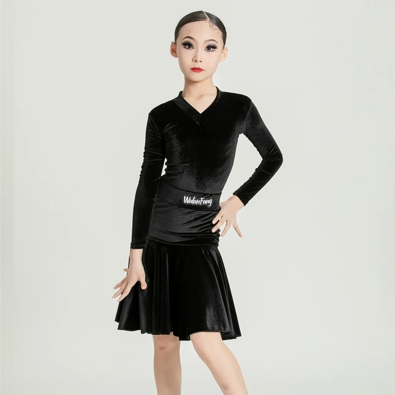 ที่กําหนดเองผู้หญิงเด็กสาวแจ๊สละตินเต้นรําชุดกํามะหยี่มืออาชีพการแข่งขันฝึกชุด Fringe กระโปรง