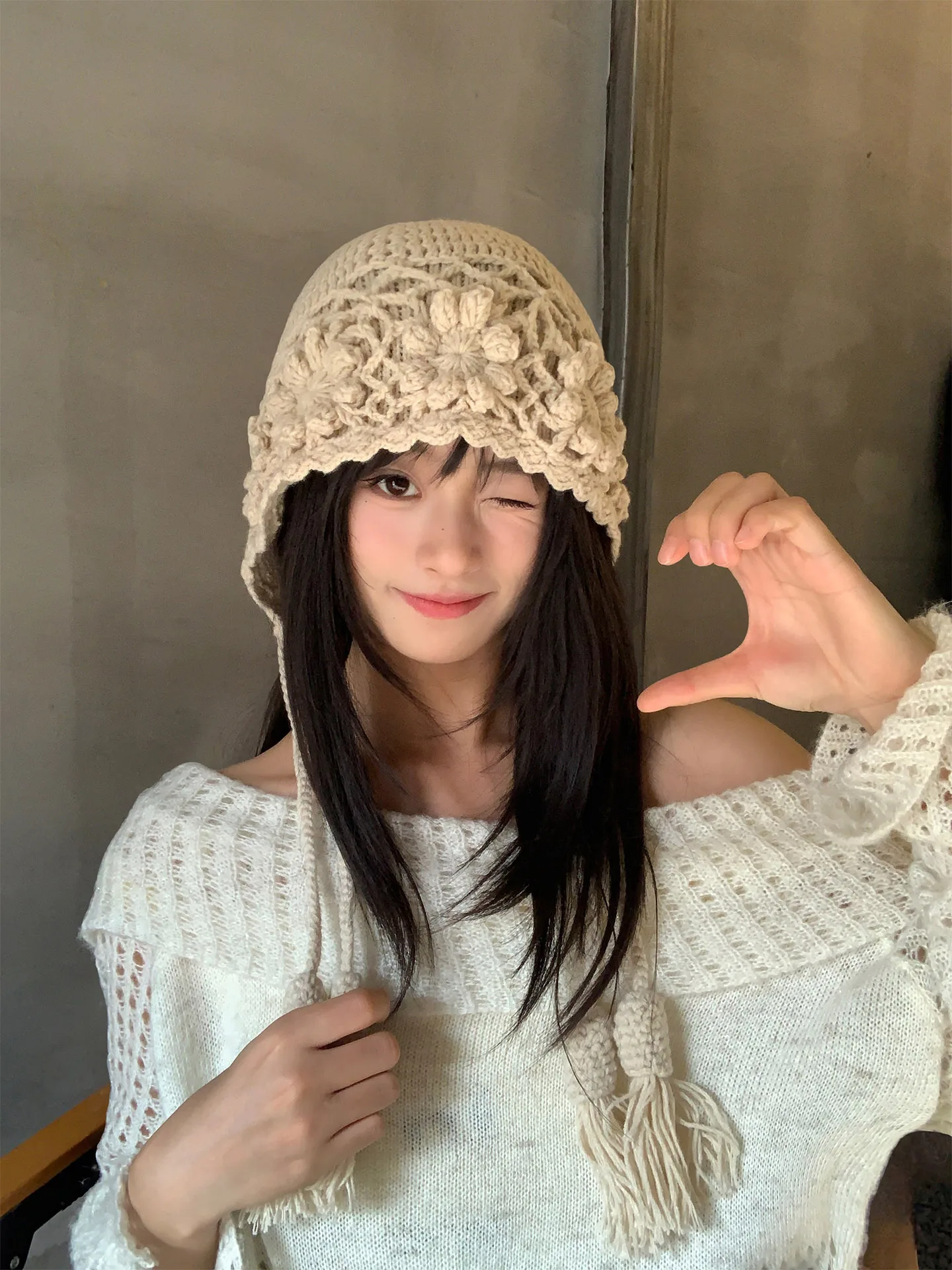 Retro Handmade Knitted Flower Bohemian Style Women's Winter Warm Woolen Hat Tourist Headscarf Cap round Top Unisex Youth