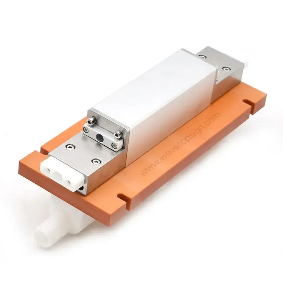 Single Lamp Ceramic Cavity use Xenon Lamp 8*125*270mm Crystal Rod 7*145mm Laser Welding Machine