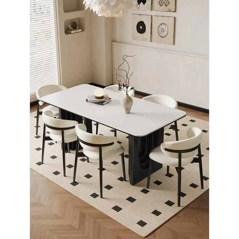 

Минималистичный прямоугольный обеденный стол, столешница из белого спеченного камня, основание из черного массива дерева, современная мебель для столовой на 6 персон