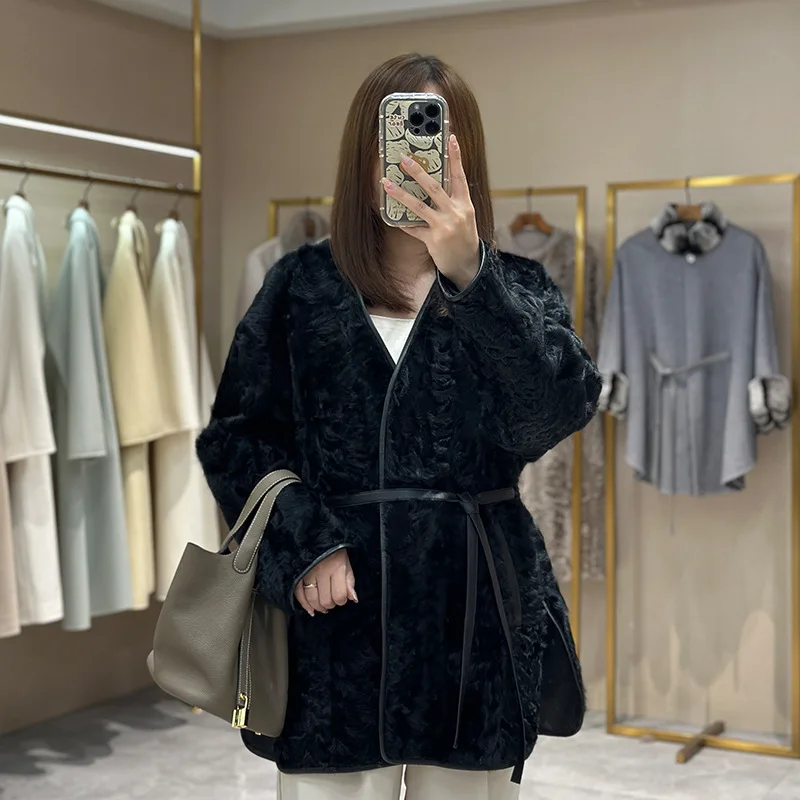 Autumn and Winter New Elephant Lamb Fetal Wool Fur Integrated Short Fit Style V-neck Fur Coat for Women