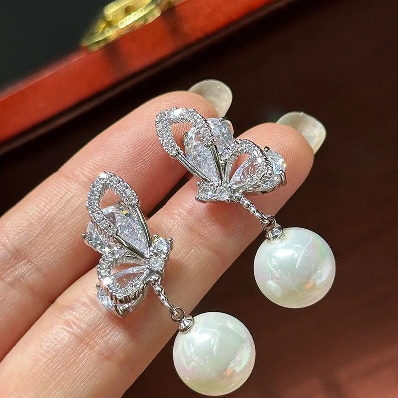 Women\'s Butterfly Shaped Diamond & Pearl Earrings Trendy Twig Design Fashionable Jewelry Accessory for 2024