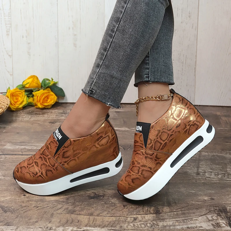 Fashion Leopard Print Sneakers Women 2024 Spring Chunky Platform Sports Shoes Woman Thick Sole Non-Slip PU Leather Loafers Shoes