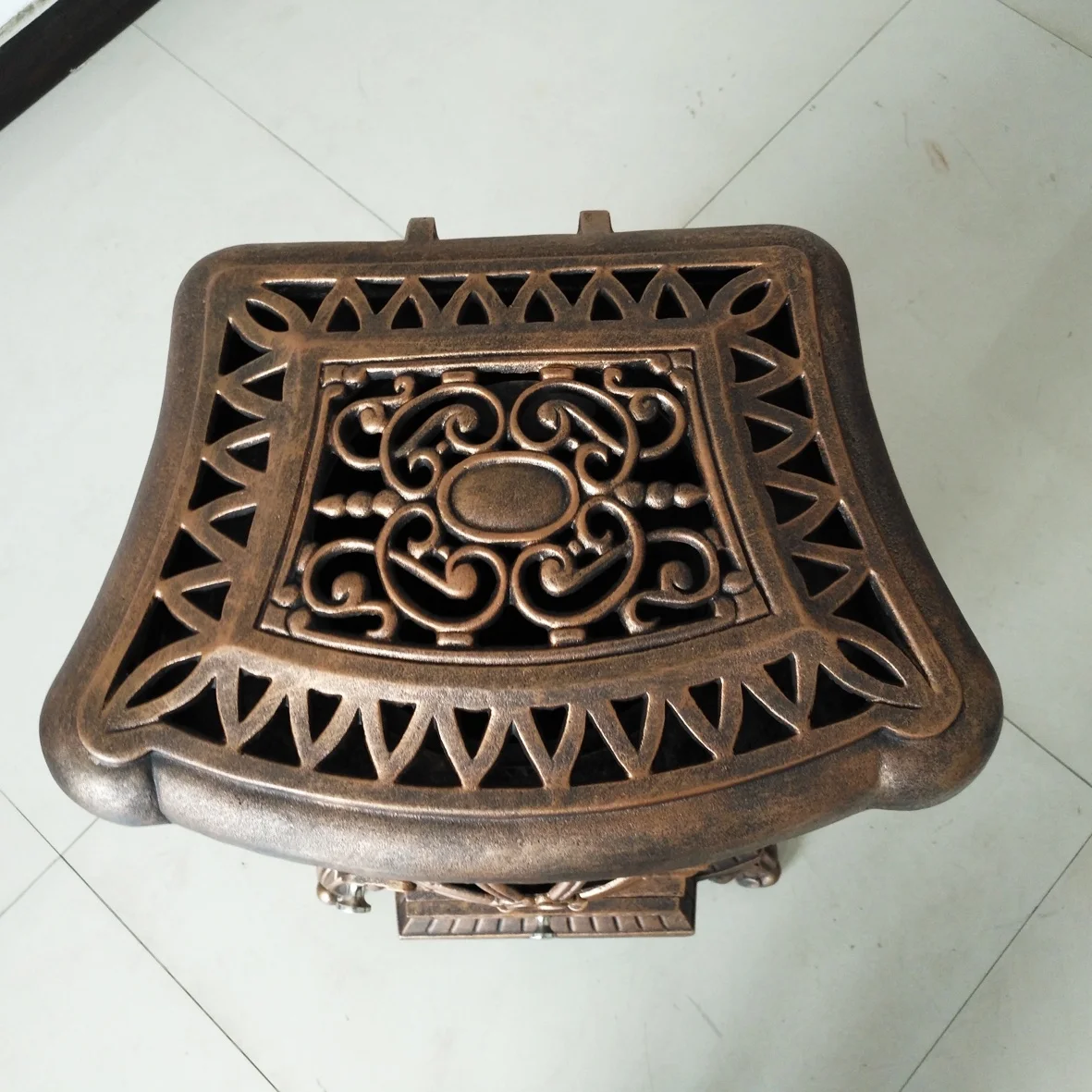 China Factory Direct Hot Selling Wood Burning Stove with Black Color BSC309