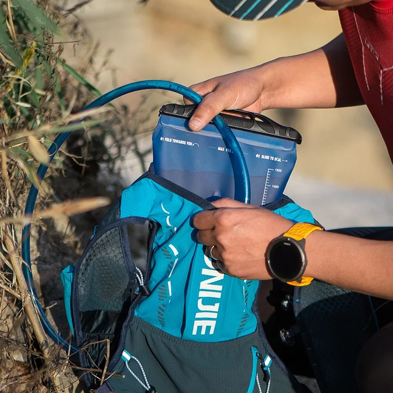 AONIJIE C9102S Ultra Vest 5L Hydration Backpack Pack Bag Soft Water Bladder Flask Set For Hiking Trail Running Marathon Race