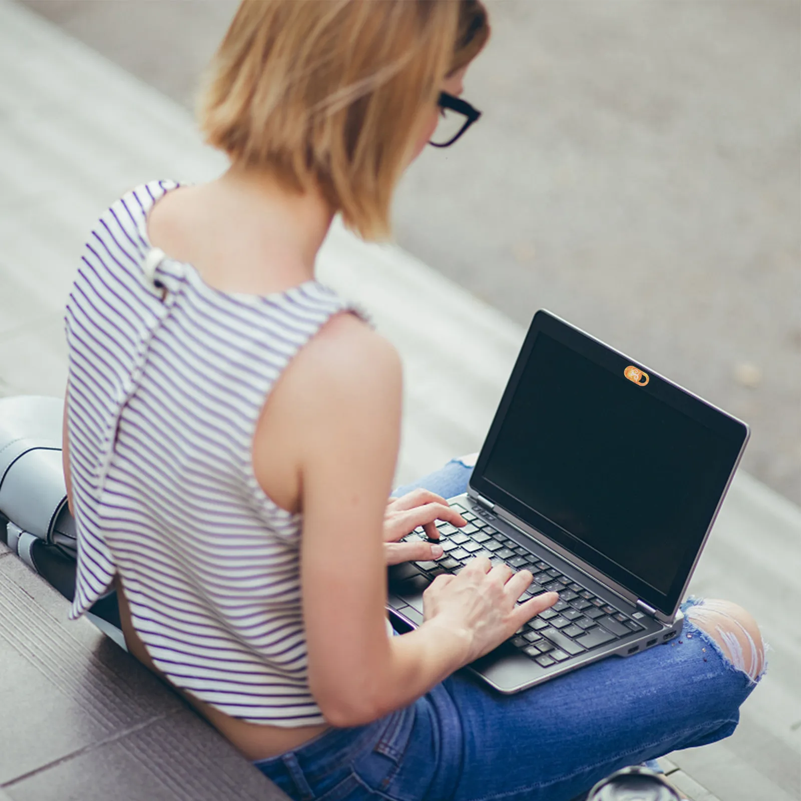 

Комплект из 3-х защитных накладок для веб-камер ноутбуков, телефонов и планшетов: компактные, легкие, портативные, надежные, надёжные, гладкие.