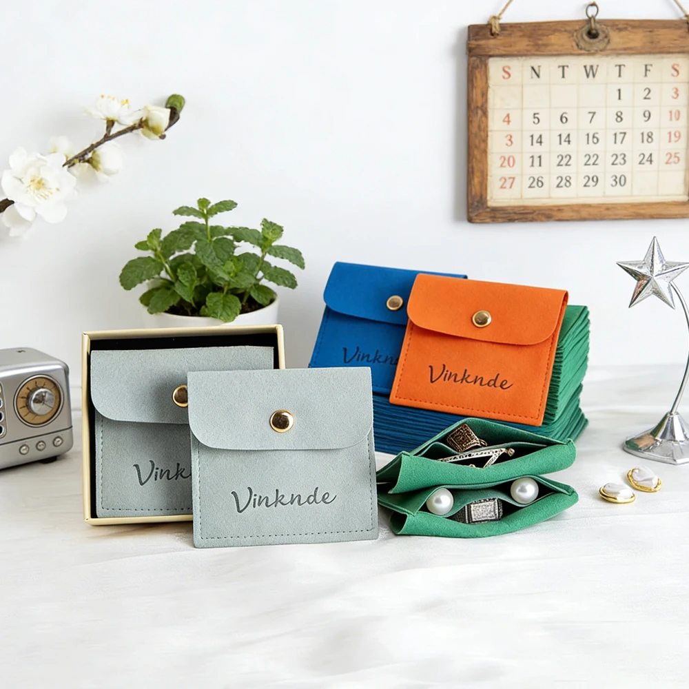 

100Pcs Custom Logo Green Microfiber Jewelry Pouch 8x8cm Mini Earrings Ring Storage Bags Button Gift Pouch for Organizing Luxury