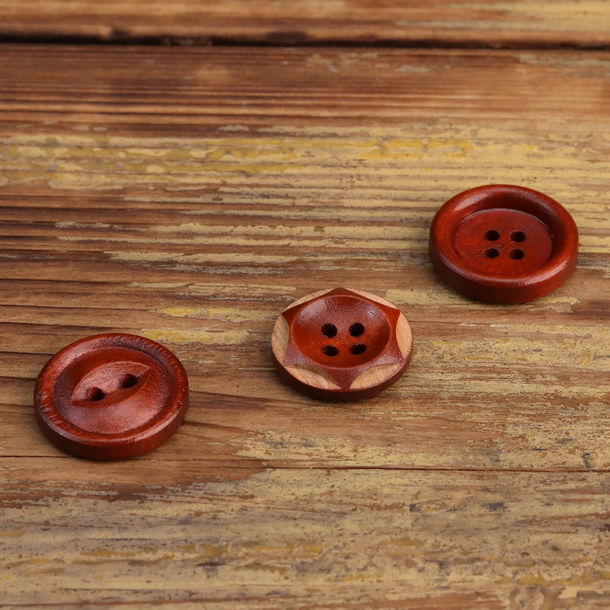 12pcs Wood Red Fish Eye Buttons For Clothing Wool Pant Shirt Sewing Accessories Knitting Supplies Painted