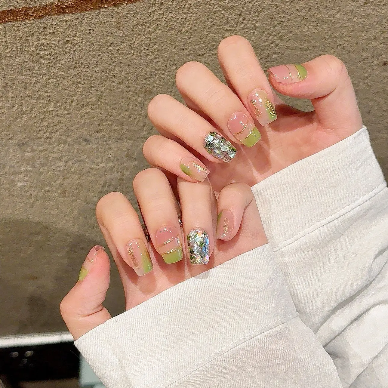 10 stuks handgemaakte groene fee druk op nagels nep nagel gradiënt glitter herbruikbare kunstmatige volledige dekking nagel tips kunst manicure nagel