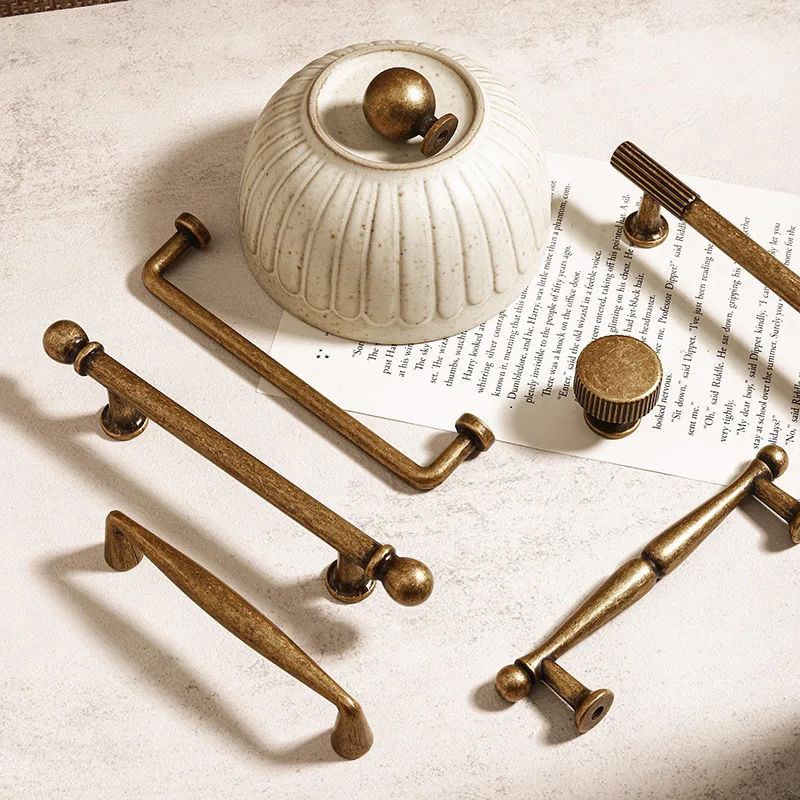 

Nordic Vintage Furniture Handles Zinc Alloy Bronze Knobs and Handles for Drawers Wardrobe Cabinet Bookcase Dresser Cabinet Pulls