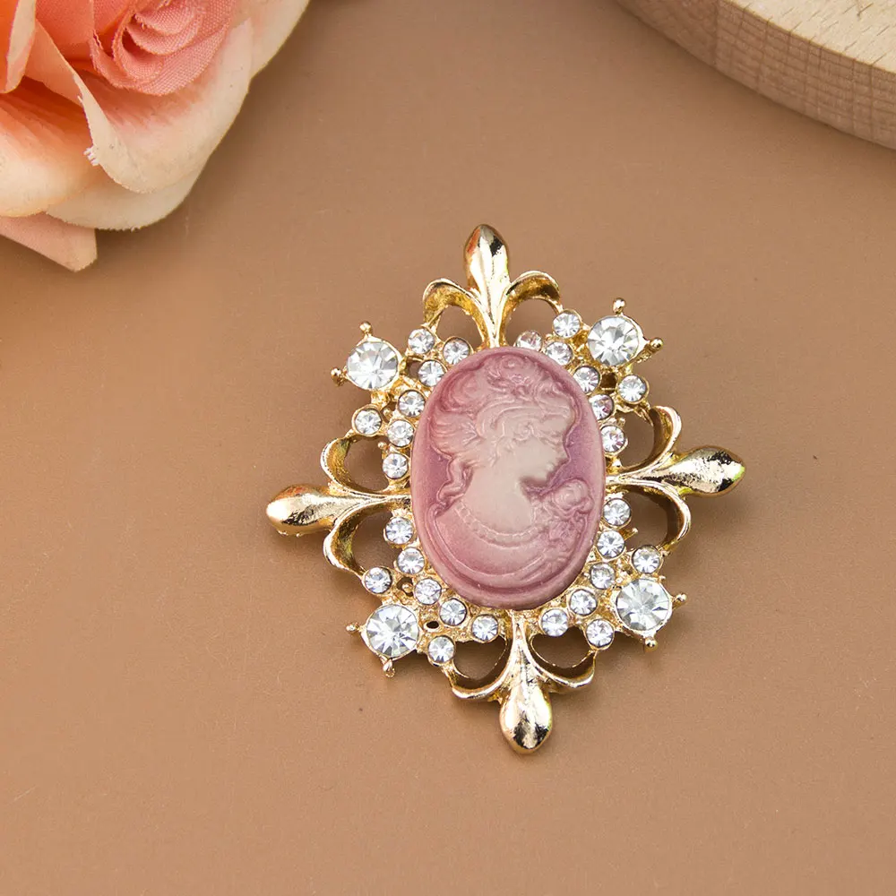 Fashion Colorful Crystal Brooch For Women Europa Christmas Jewelry Pigeon Egg Stained Glass Queen's Head Scarf Pins Gold Color view 4