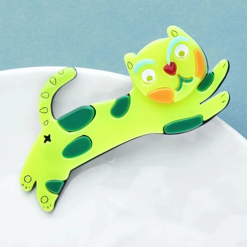 Wuli&baby Cute Acrylic Cat Brooches For Women Lovely Cartoon Pets Animal Party Casual Brooch Pins Gifts
