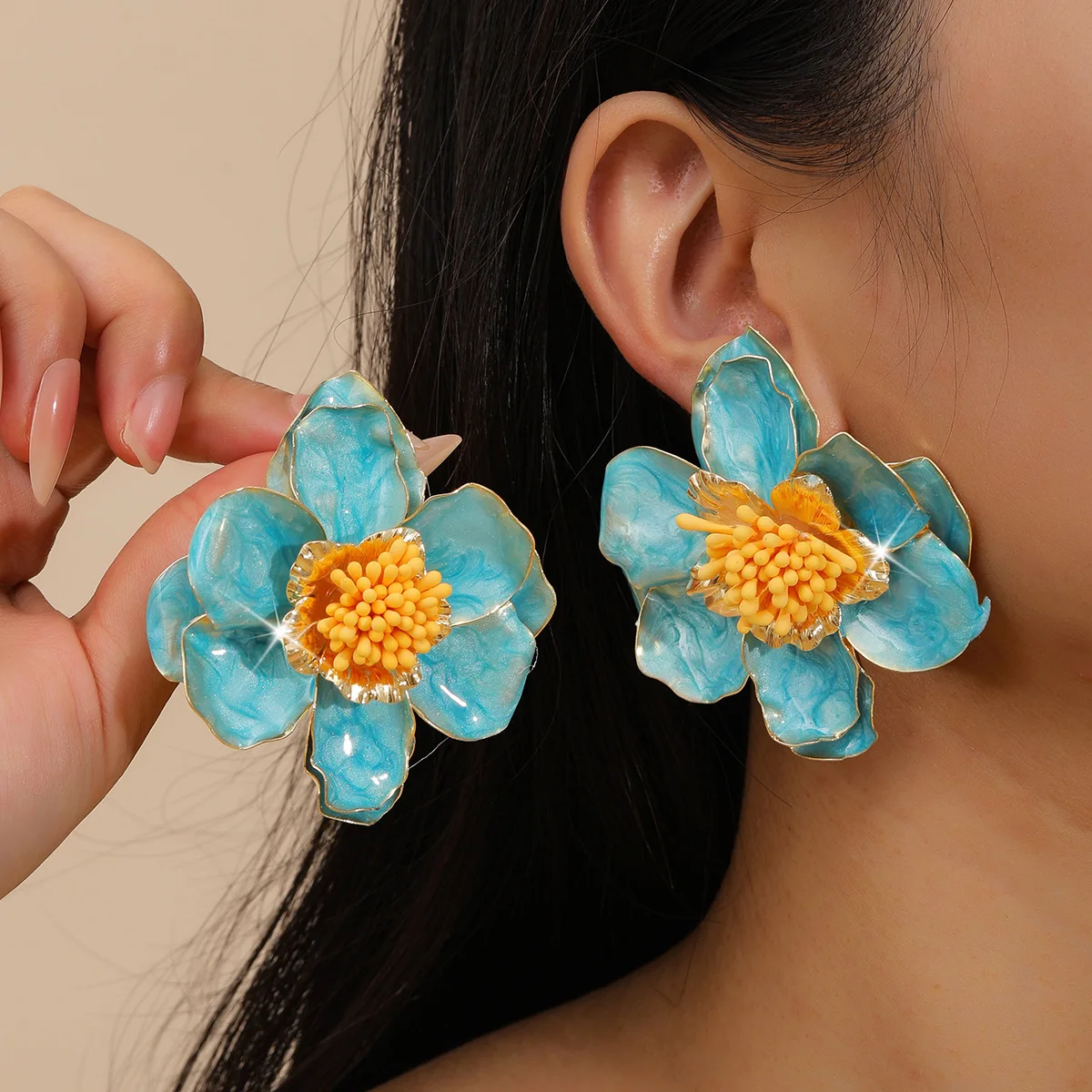 

Flower retro court temperament versatile dopamine camellia earrings women's fashion accessories