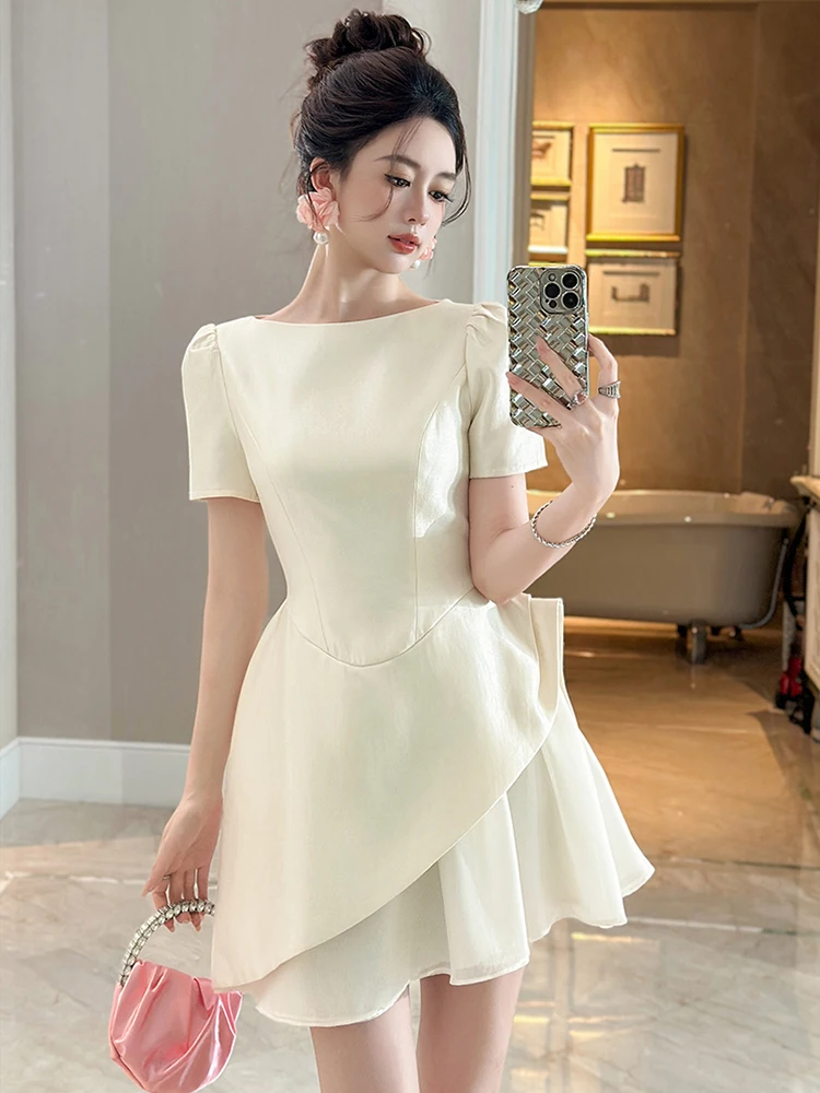 Vestido Mini Elegante Estilo Francés para Mujer, Manga Corta Abullonada, Corte Entallado, Asimétrico con Volantes, Vestido Formal para Fiesta o Cóctel