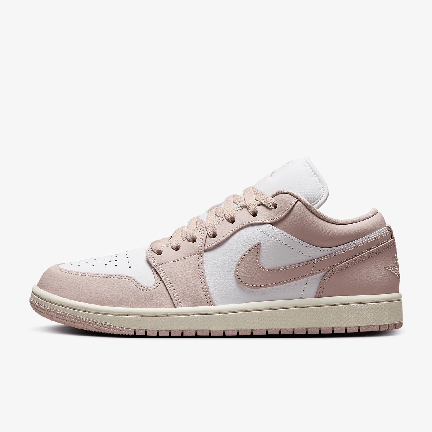 รองเท้าบาสเก็ตบอลสำหรับฝึกซ้อม - Women'S Shoes Nike Jordan บทวิจารณ์และราคา