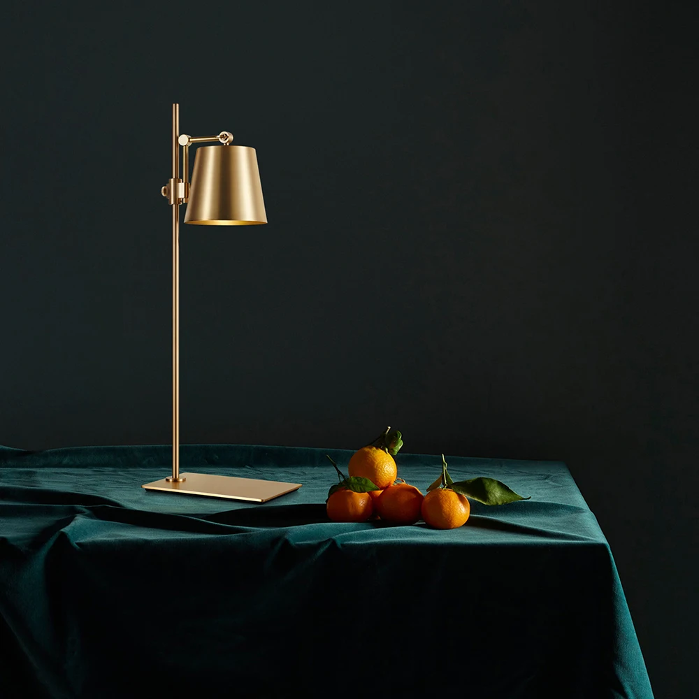 Designer Architect Private Residence Unique Bedroom Bedside Study Table Lamp Design High End Business Show Room Desk Lamp