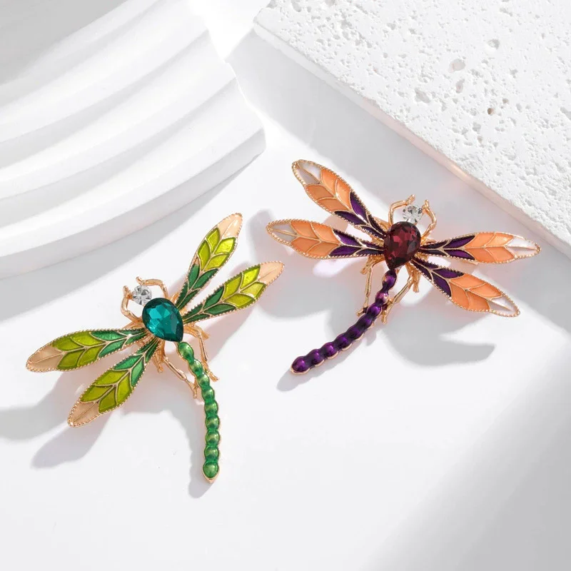 1 قطعة دبابيس اليعسوب الرائعة للرجال النساء دبابيس الحشرات الجميلة اكسسوارات هدايا الحفلات الربيع الصيف عطلة هدية 2025 الاتجاه