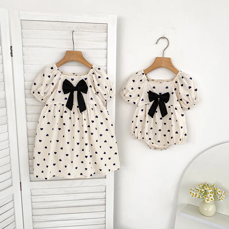 2026 Neues Frühlings-Schwesterkleid 2-6 Jahre Mädchen Partykleid Baumwolle Kinder Herzförmiges Kleid 0-24 Monate Baby Mädchen Kurzarm Bedruckter Strampler – Detail 6