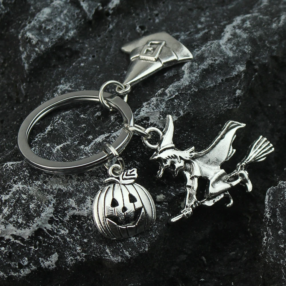 هالوين الأرجواني حبة الساحر المفاتيح الساحرة لمفاتيح حقيبة السيارة سحر حلقة رئيسية موضة الرعب سحر هدية الهالوين