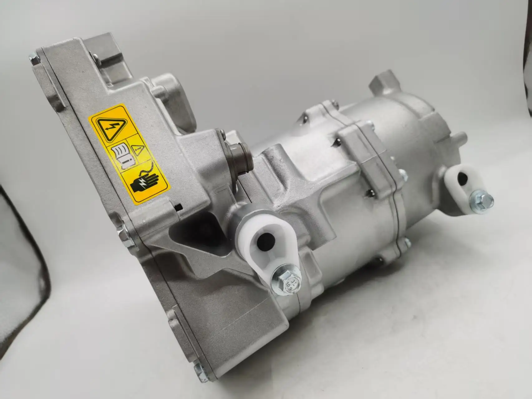 

For 10-13 Mercedes W221 S400 Hybrid Electric AC Compressor A0032305311 0032305311 A2045840047 03223059E4 0008303804 A0008303804