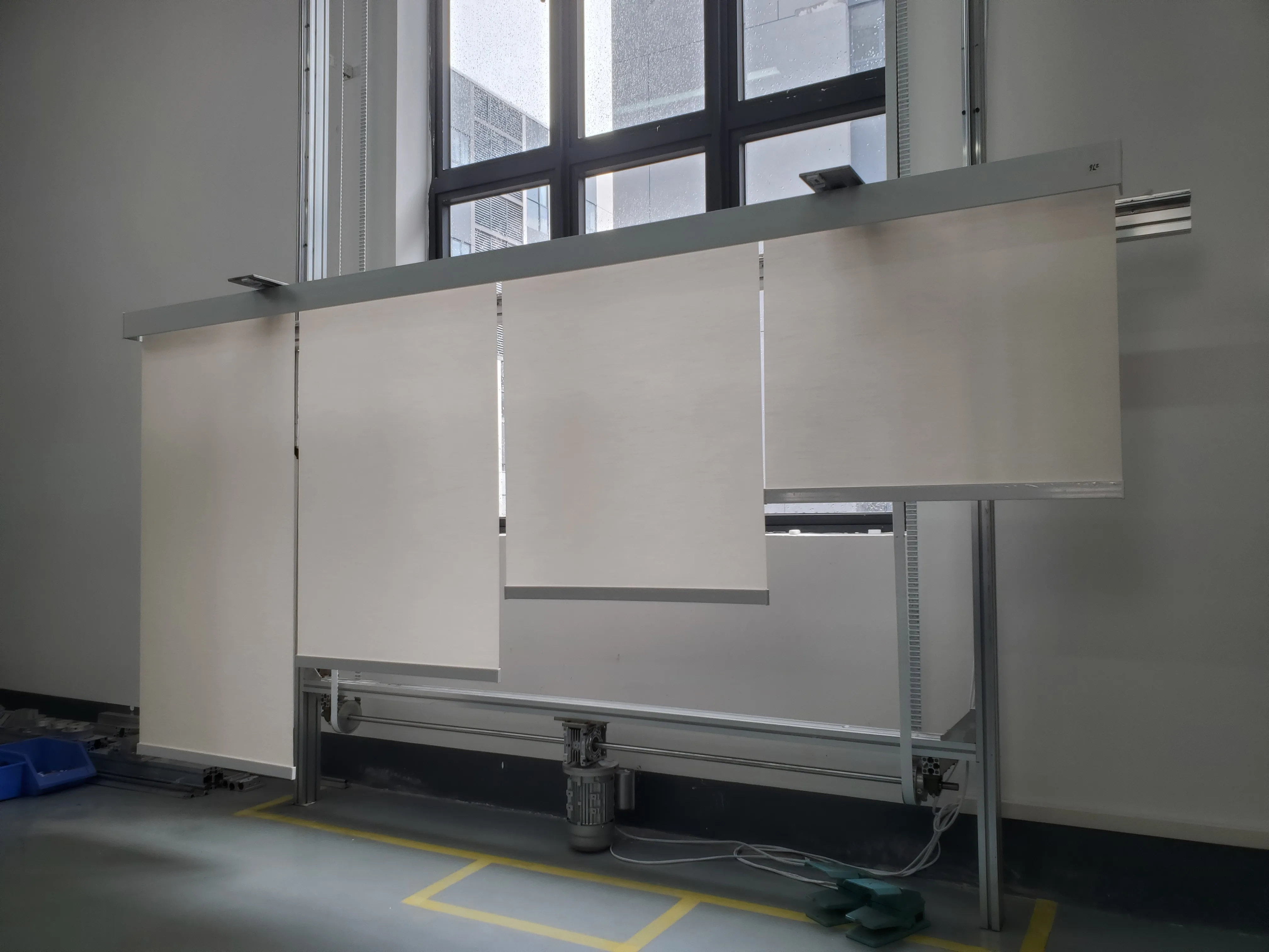 Tende per tende a rullo senza fili Tende per finestre con sistema a batteria