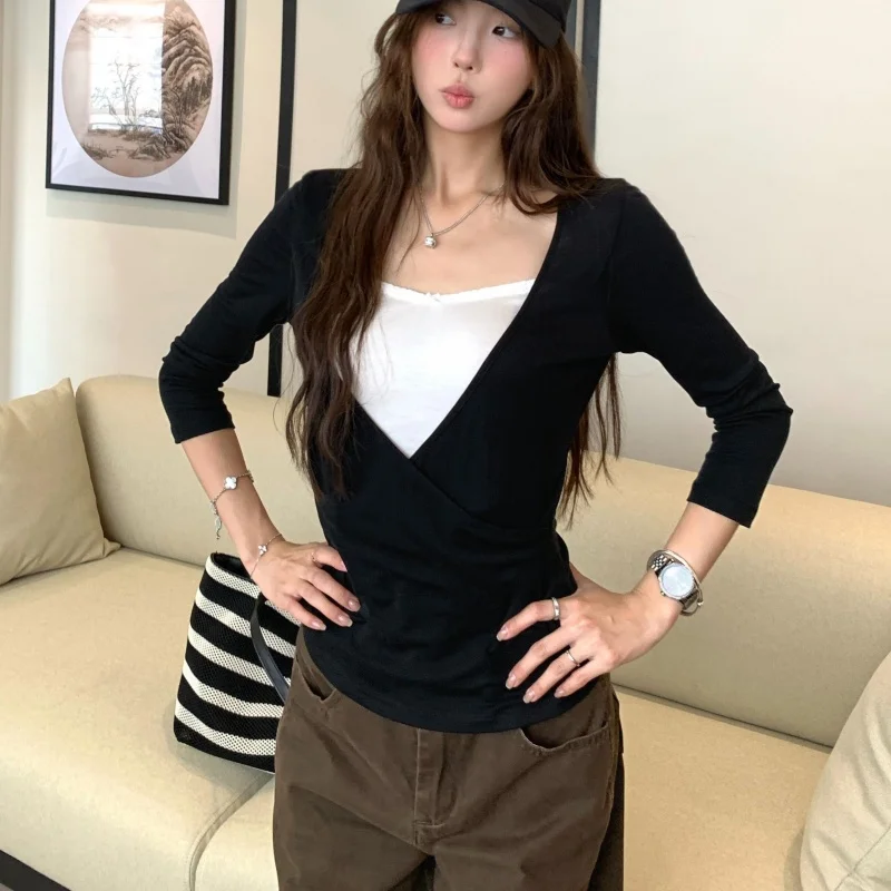 Damen Farbblock-Oberteil mit Langen Ärmeln in Schwarz, Einzigartiges Falsches Zweiteiler-Layering-Oberteil im Koreanischen Stil, Weiches Büro- und Freizeit-Top für den Herbst – Detail 2