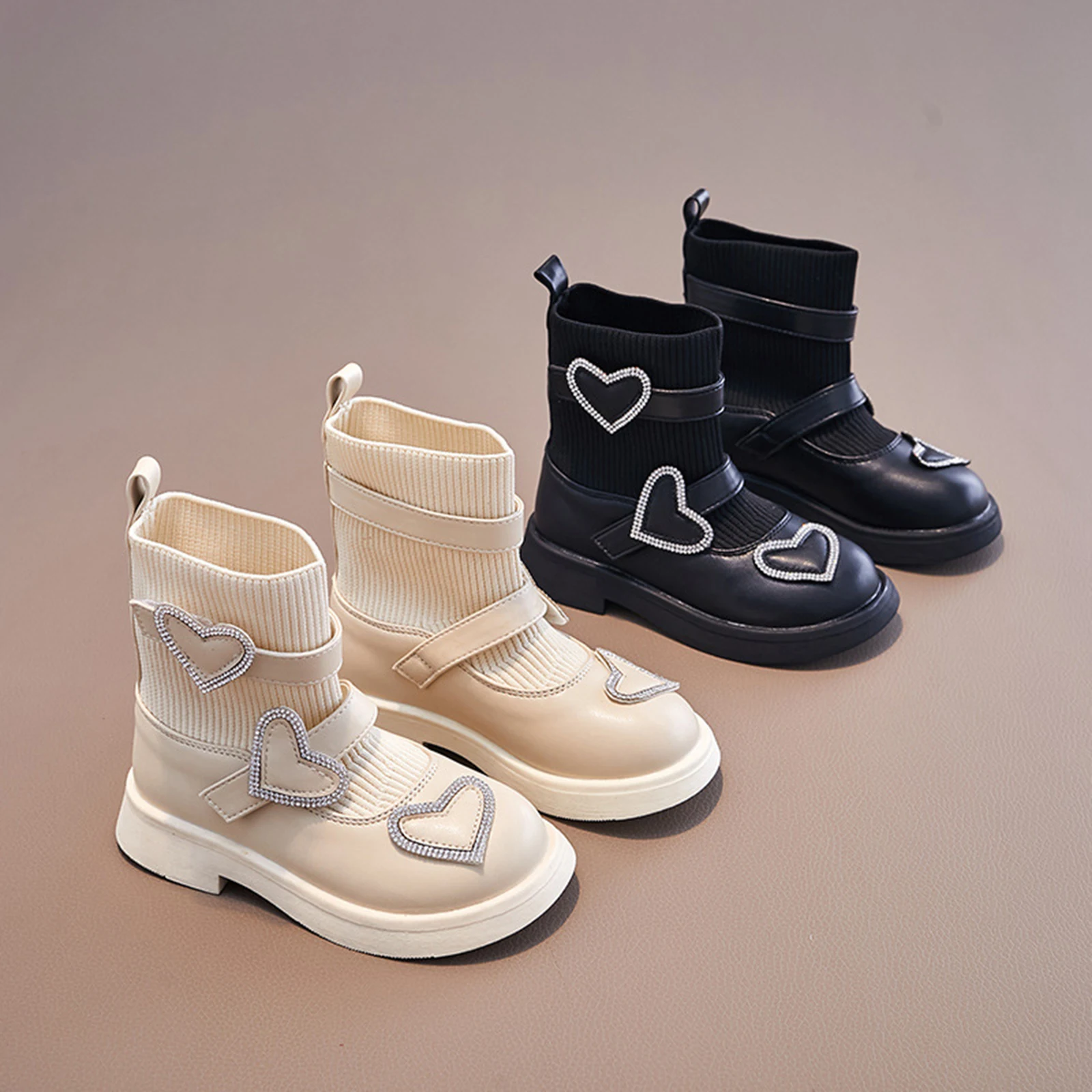 

Осенне-зимние новые детские сапоги, одинарные сапоги, вязаные дышащие эластичные носки для девочек, ботинки, модные короткие сапоги в форме сердца