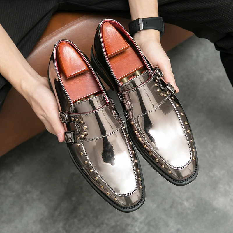 New Designer Men Dress Shoes Gold silvery Casual Loafers Buckle Strap Flat Leather Dress Pointed Toe Wedding Business Shoes Male