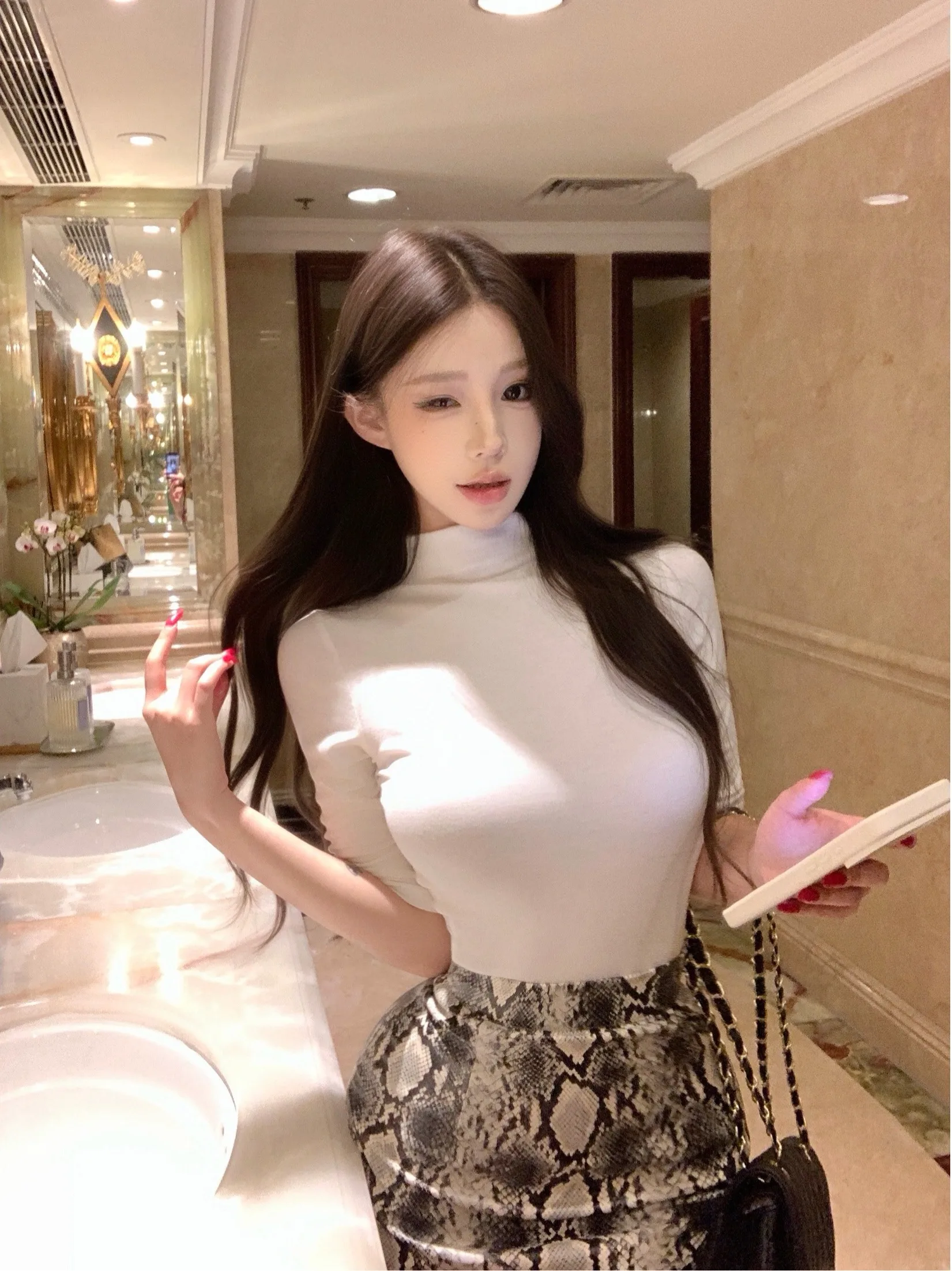 

Early Spring Slim Fit mid Sleeve Base Shirt Women's Leopard Print PU Leather Sexy Bodycon Skirt Hot Girl Outfit Set