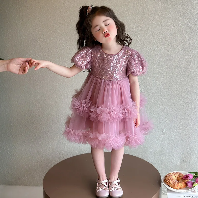 Het is Yiiya Aangepaste bloemenmeisjesjurk Felroze pailletten Tule O-hals Korte gezwollen mouwen Rits Terug Knielange kinderjurk T139