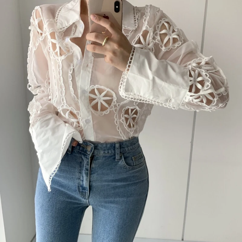 New Fashion Autumn Long Sleeve White Women Blouse Sexy Hollow Out Floral Embroidery Female Shirt Vintage Loose Casual Tops 13369