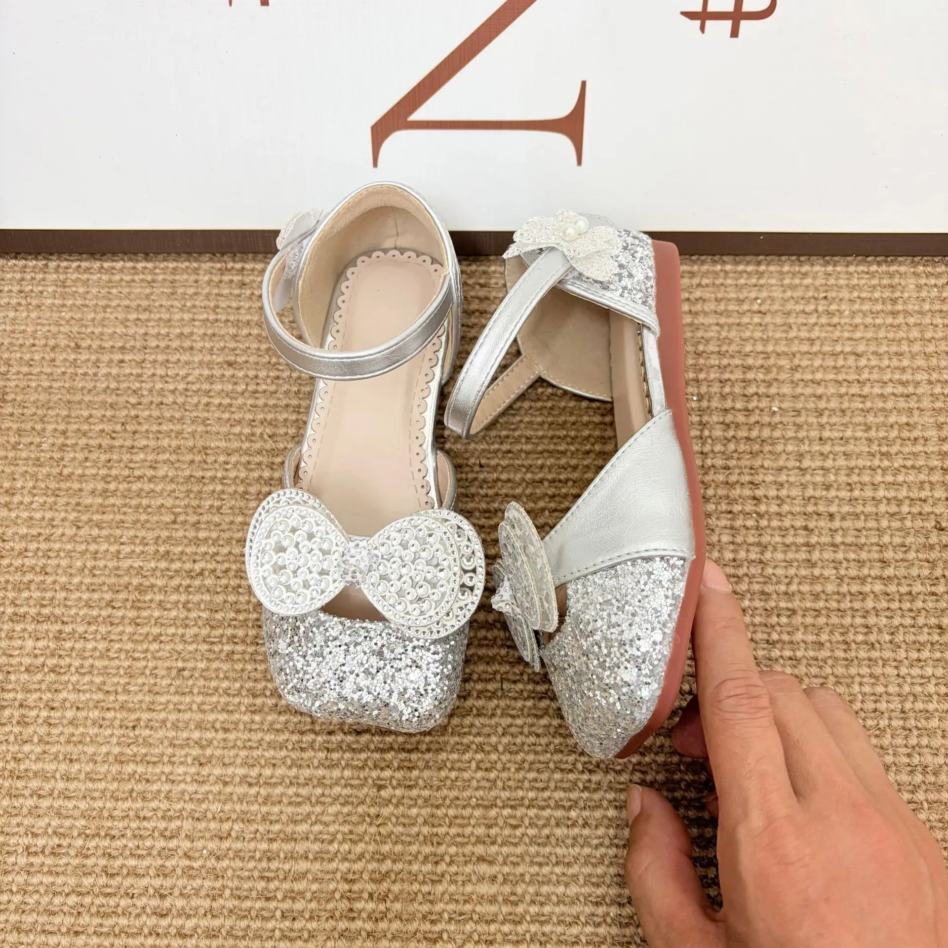 Kids'Casual Shoes Sandals Solid Color Bow Sequin PU Leather Summer Flat Shoes For Girls Anti-slip Silver Shoes Size 23-35