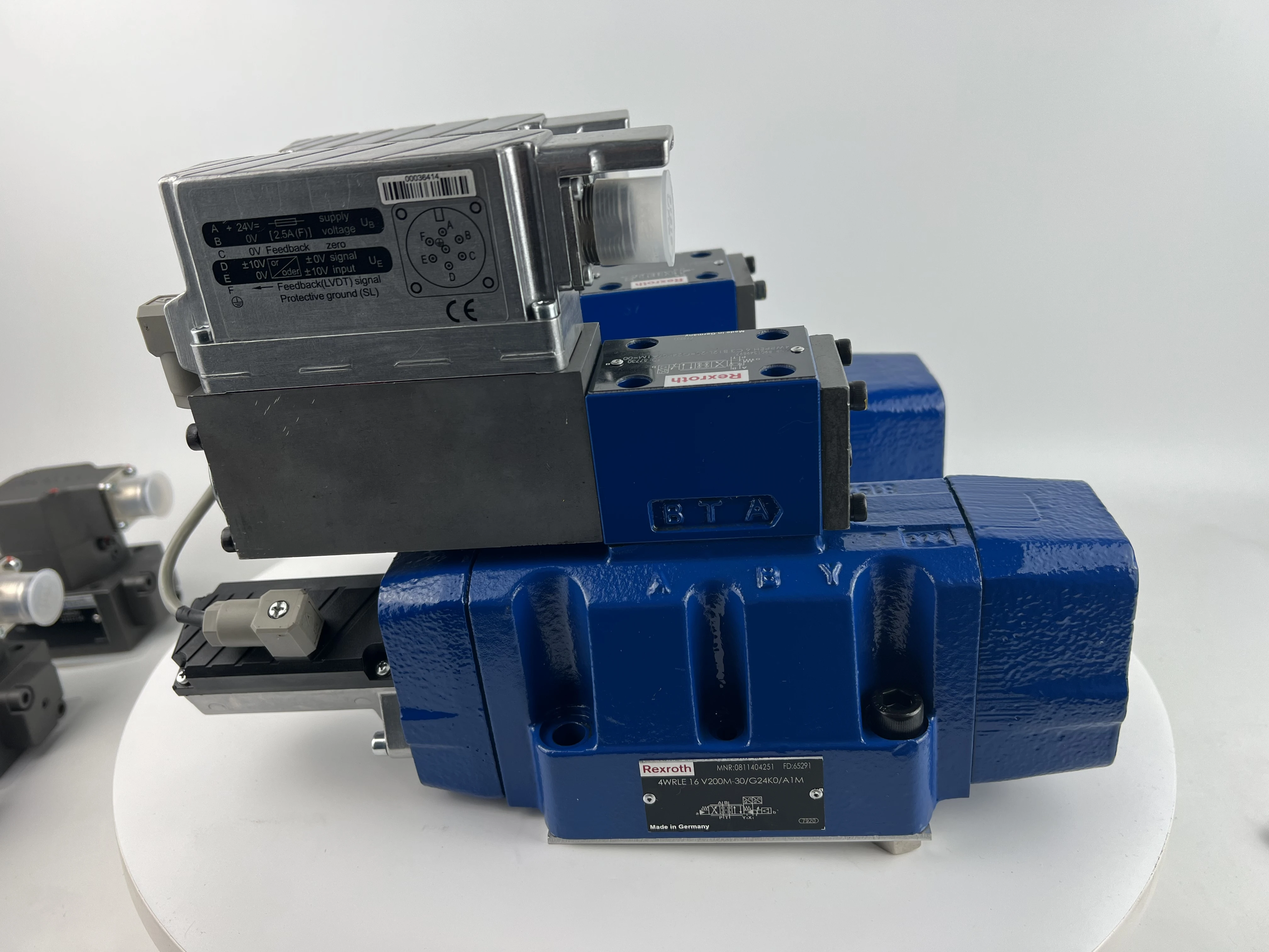 zhenyuan hydraulic servo valve 4WRLE 25 WZ350SJ-3X/G24K0/A1M  4WRLE16EZ180SJ-3X/G24K0/A1M  0811404305 4WRLE25 4WRLE16