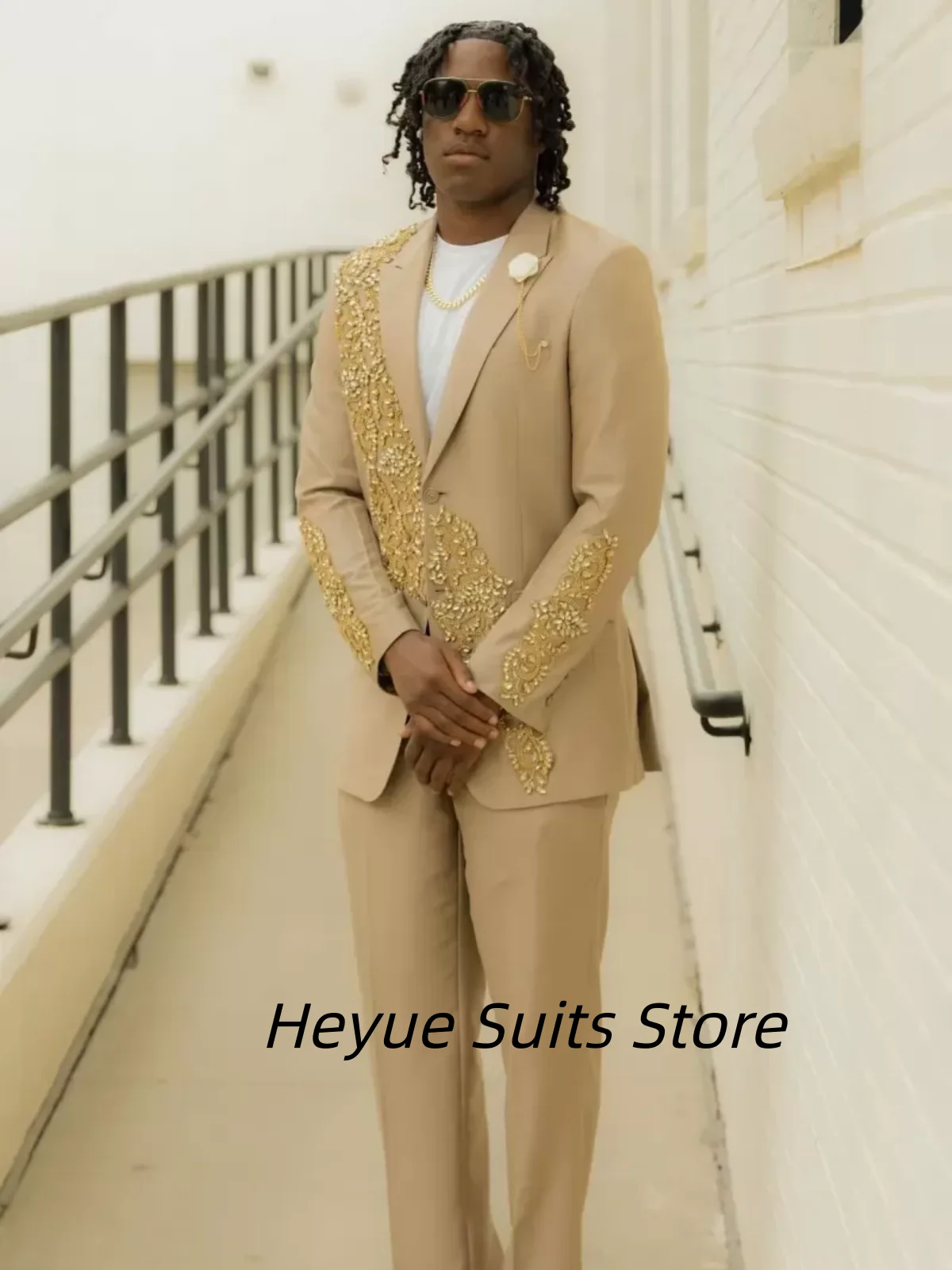 Handsome 2 Pieces Sets Gorgeous Bead Embroidery Groom Wedding Tuxedos Customized Slim Fit Peak Lapel Men Suits Male Prom Blazers