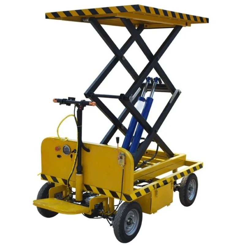 Hydraulic lifting electric flatbed truck Pushing cargo King pulling cargo trailer Reversing donkey Three-wheel storage truck
