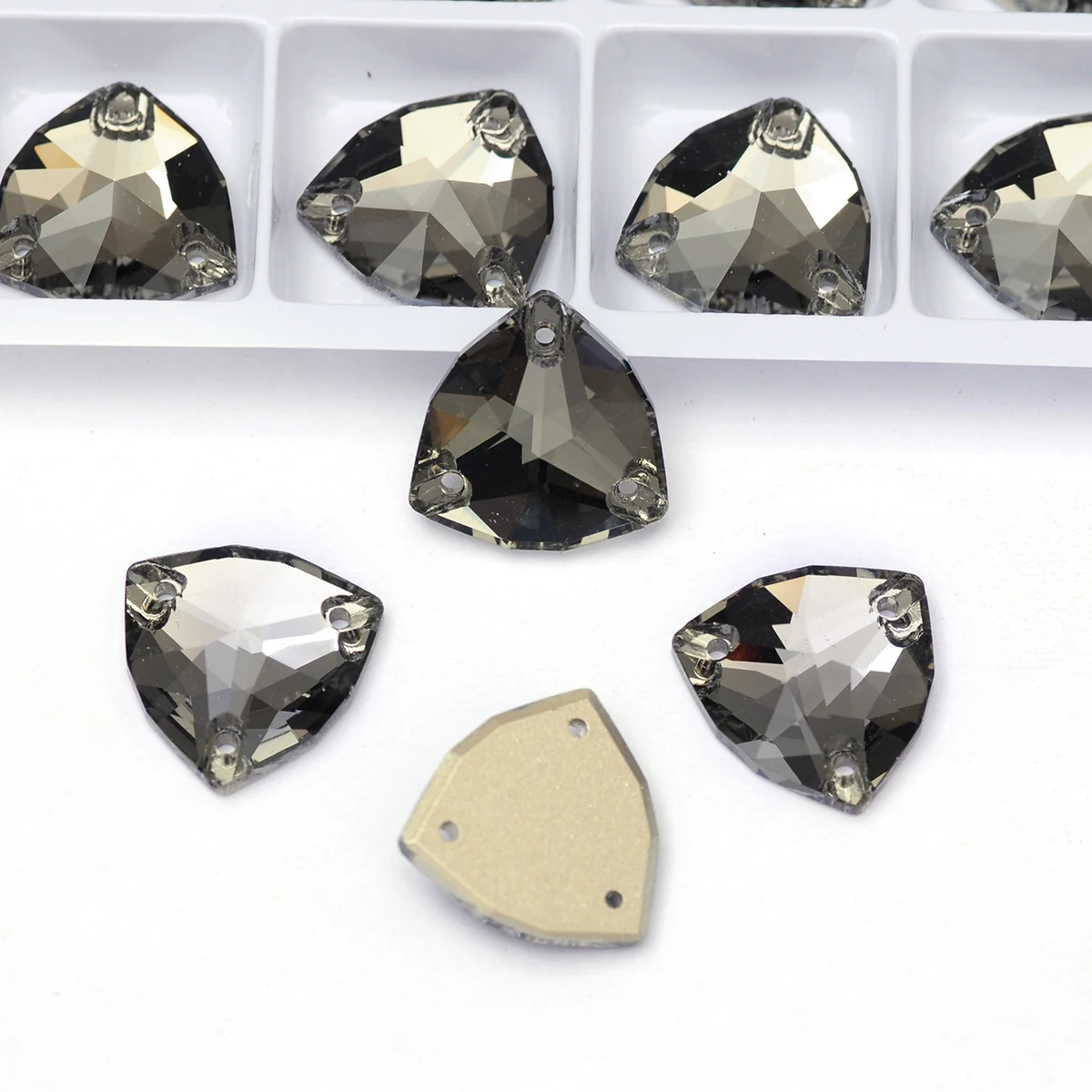 PUBRILEX Vorteilspack Schwarze Diamant-Strasssteine mit Flacher Rückseite und Facetten zum Nähen für Kleidungsstücke und Schmuckdekorationen – Detail 4