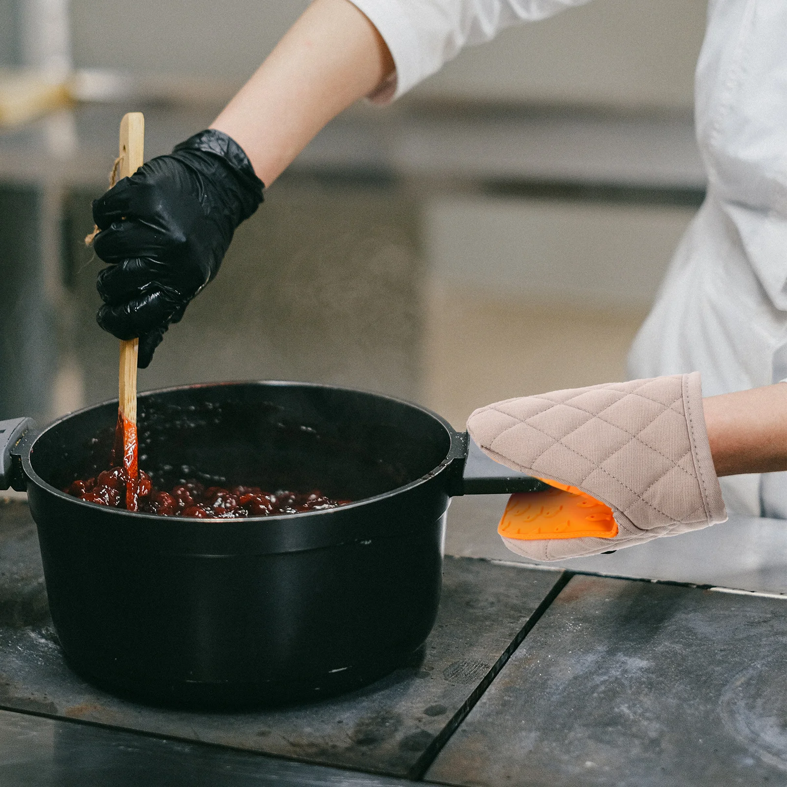 

2Pcs Heat Resistant Silicone Oven Gloves Non-Slip Anti-Scald Cooking Mitts Kitchen Baking Grill Pot Holder Kitchen Supply