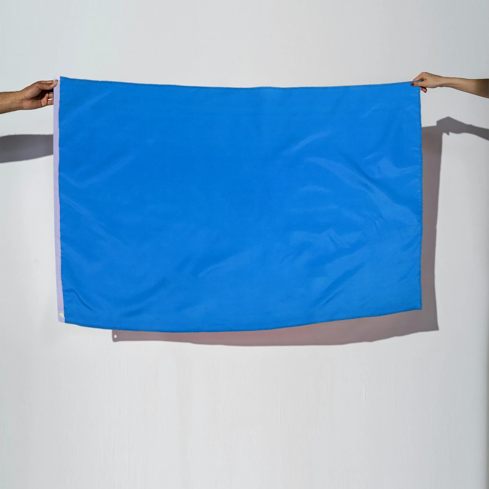 2Pcs Polyester Solid Color Sports Flags Handheld Garden Party Cheer Flags Grommet Outdoor Event Decoration for Game Parades