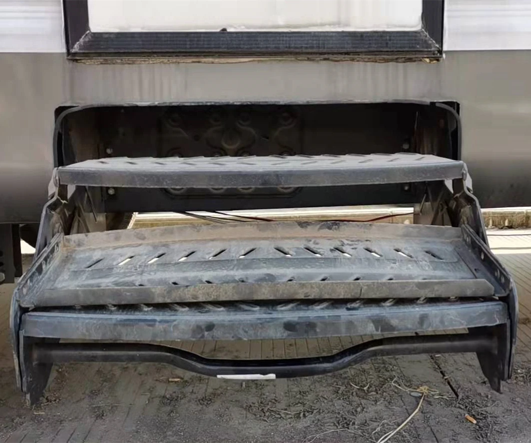 رائجة البيع 2022 TONGFA الأكثر مبيعا 500 مللي متر سبائك الألومنيوم Rv قافلة مقطورة تخييم الجانب ثلاث خطوات #5