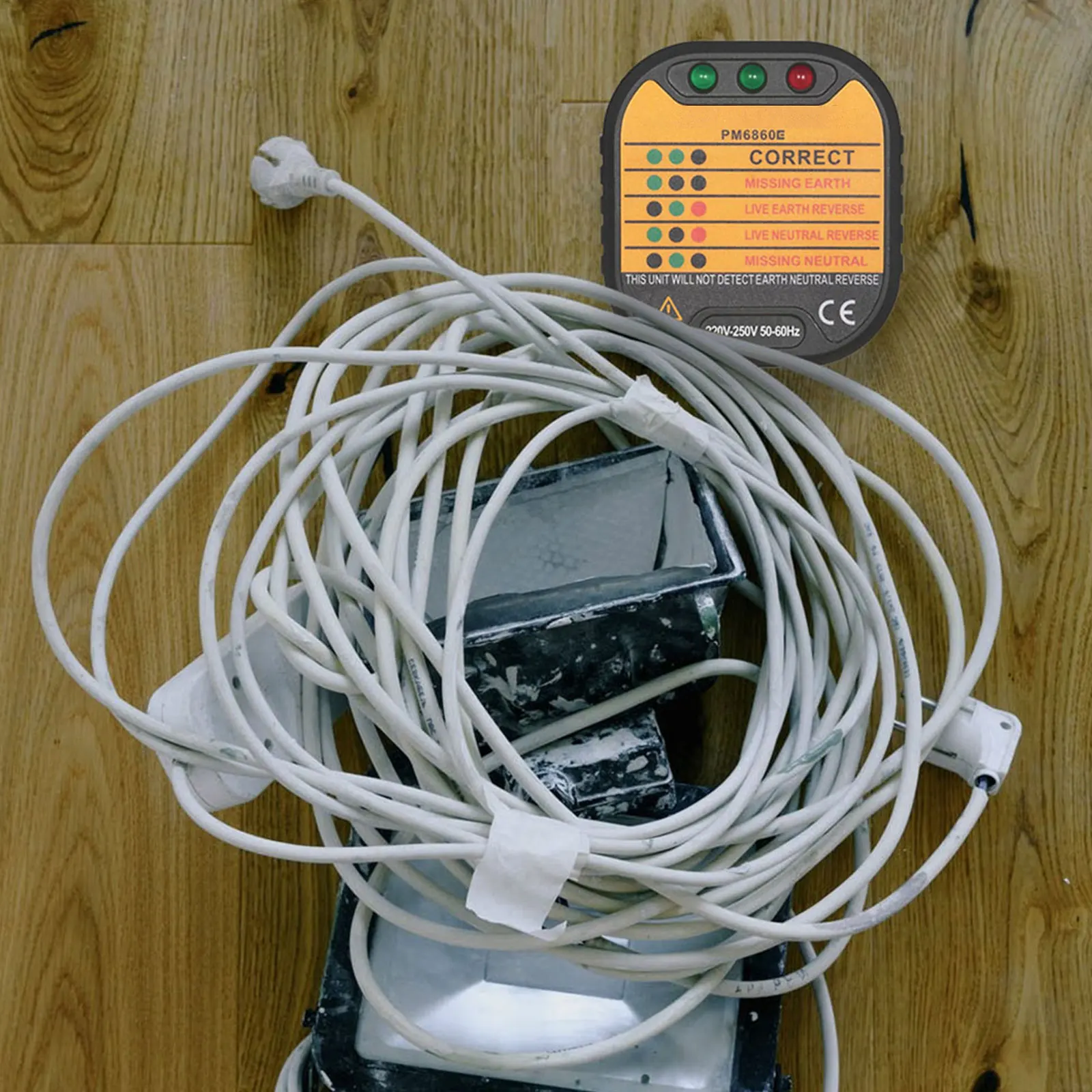 

Safety Testing Instrument Outlet Socket Tester Circuit Polarity Voltage Finder with Clear Indicator Lights for Correct