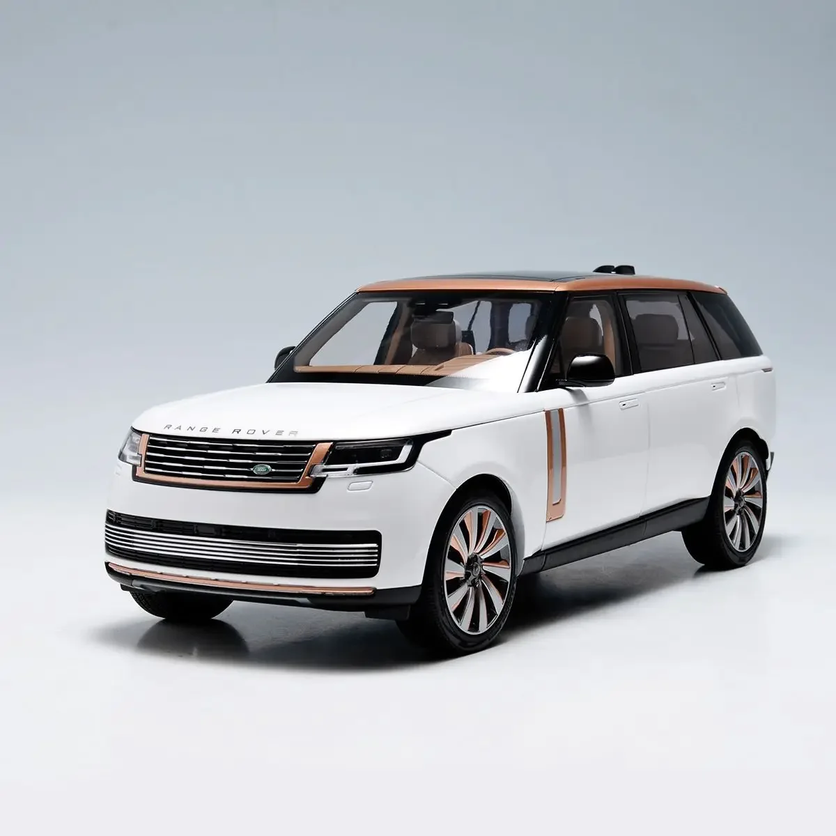 LCD 1:18 Land Rover Range Rover Honor Genesis Long Edition 2024 Alloy Full Drive Car Model Collection