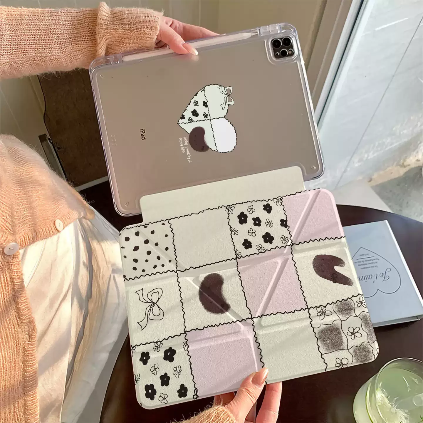 

Чехол Ins Patchwork Curve Love для iPad Pro 11, 12.9, 13 (M2, M4, M3, M5), а также для iPad 8.3, 9.7, 10.2 (5/6/7/8/9/10/11 поколений), Air 3, 4, 5, 6