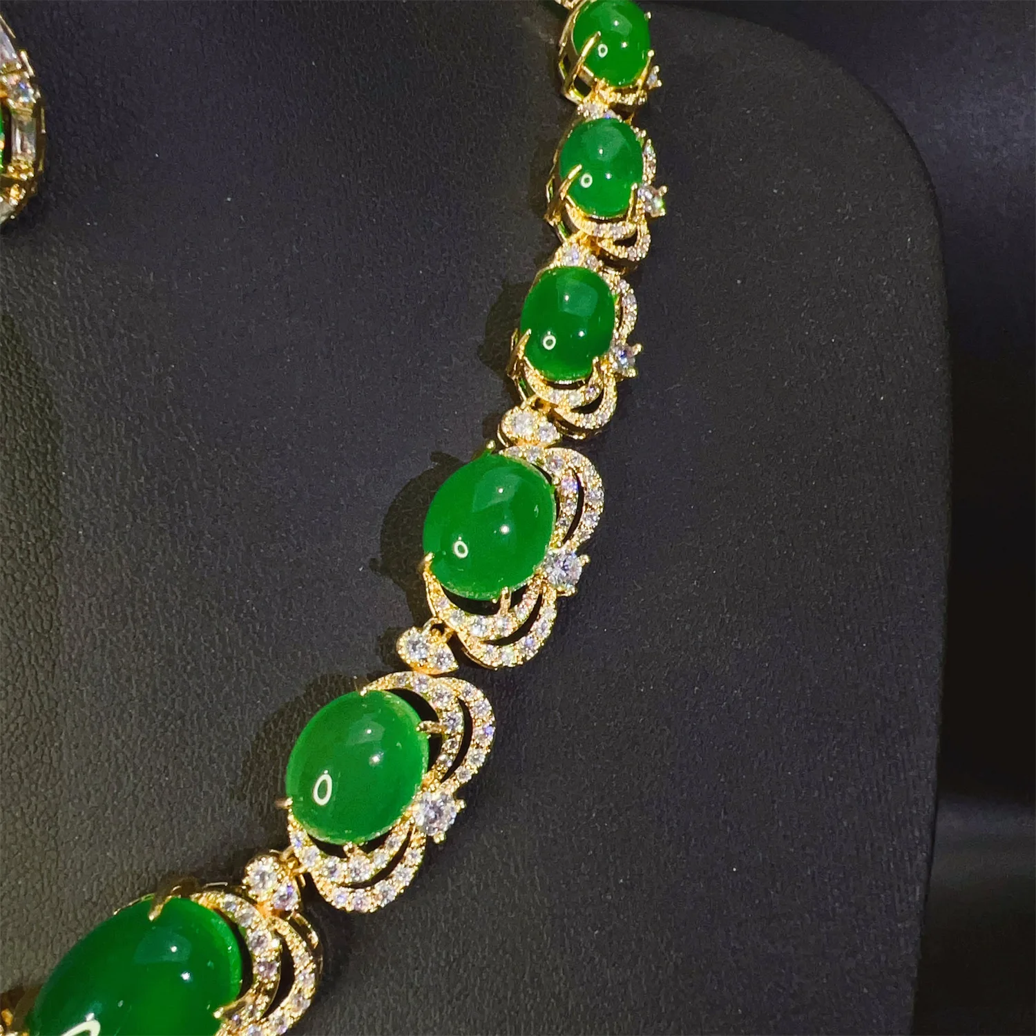 Luxury Beautiful Onyx Green Whitening Jewellery Necklace and Earrings 2 Pcs Wedding Party Gift Dubai Women Prom 2026